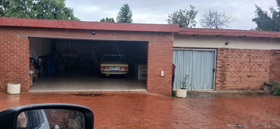 4 Bedroom Property for Sale in Constantia Park Gauteng