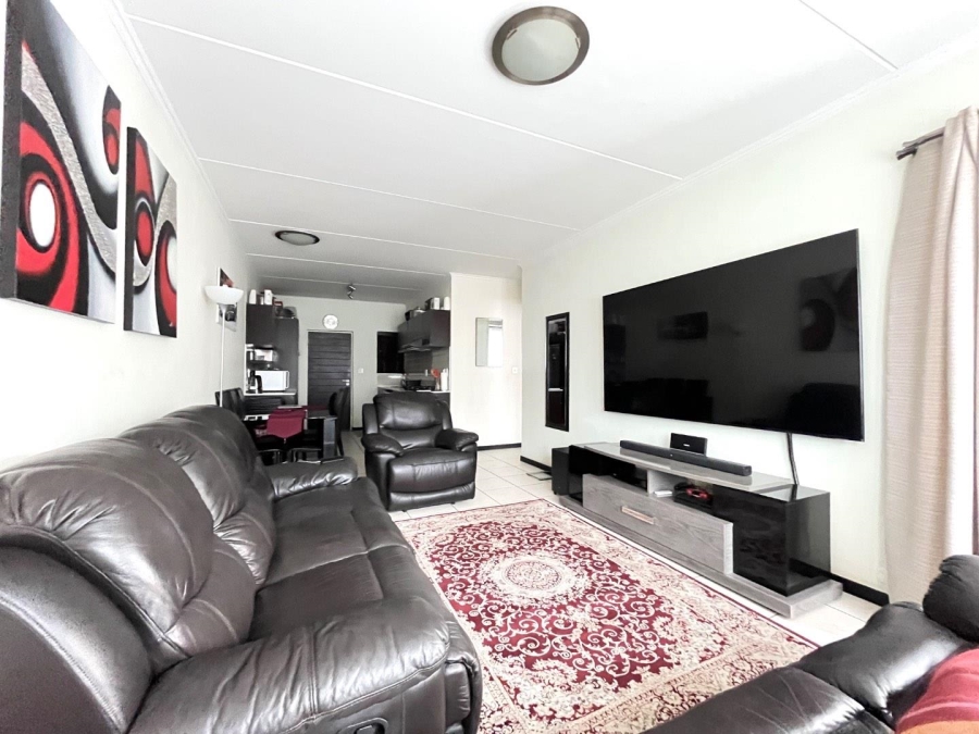 2 Bedroom Property for Sale in Greenstone Gate Gauteng
