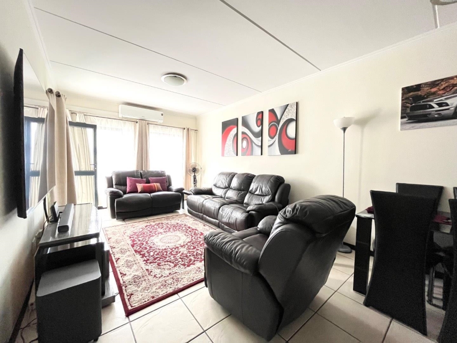 2 Bedroom Property for Sale in Greenstone Gate Gauteng