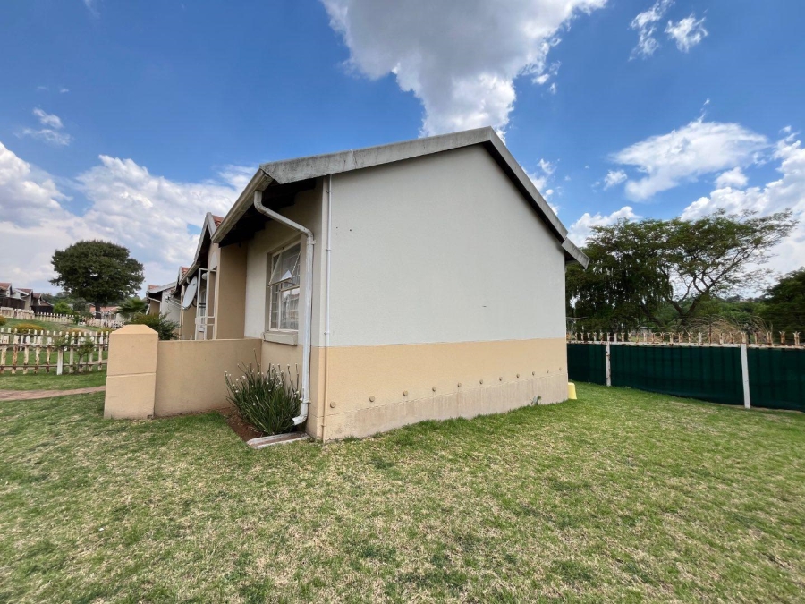 2 Bedroom Property for Sale in Rembrandt Park Gauteng