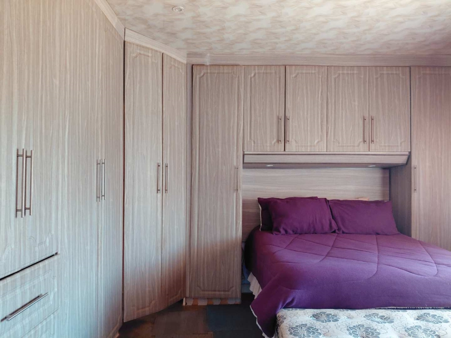 5 Bedroom Property for Sale in Stretford Gauteng