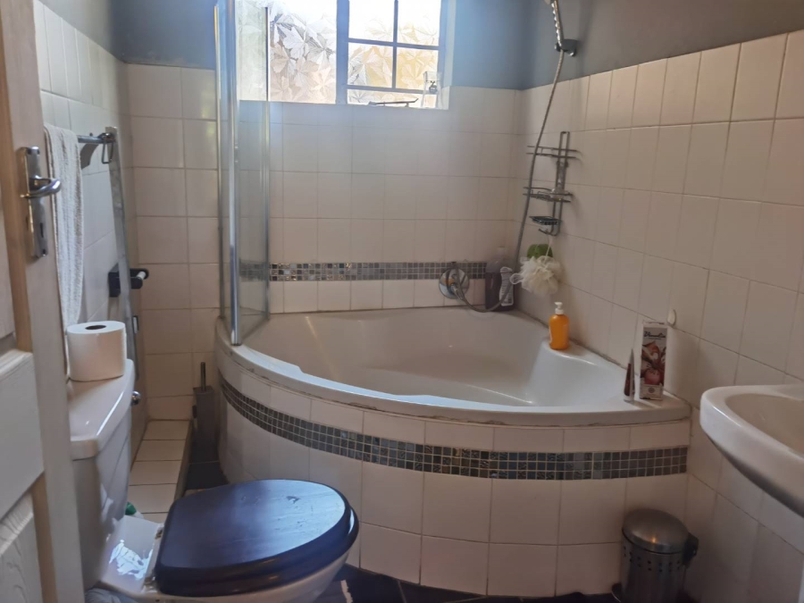 3 Bedroom Property for Sale in Van Riebeeck Park Gauteng