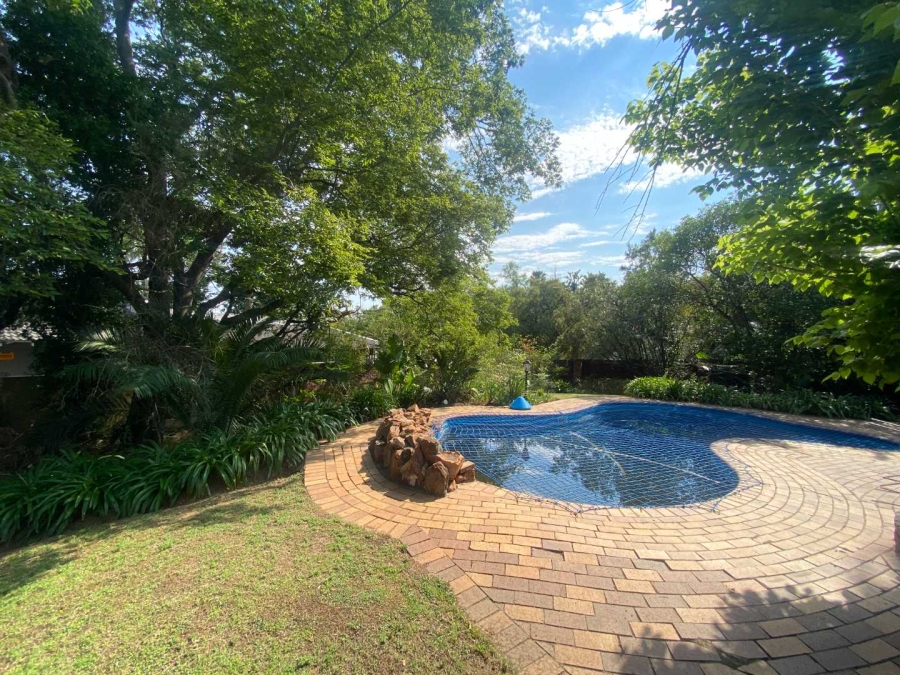 To Let 4 Bedroom Property for Rent in Gallo Manor Gauteng