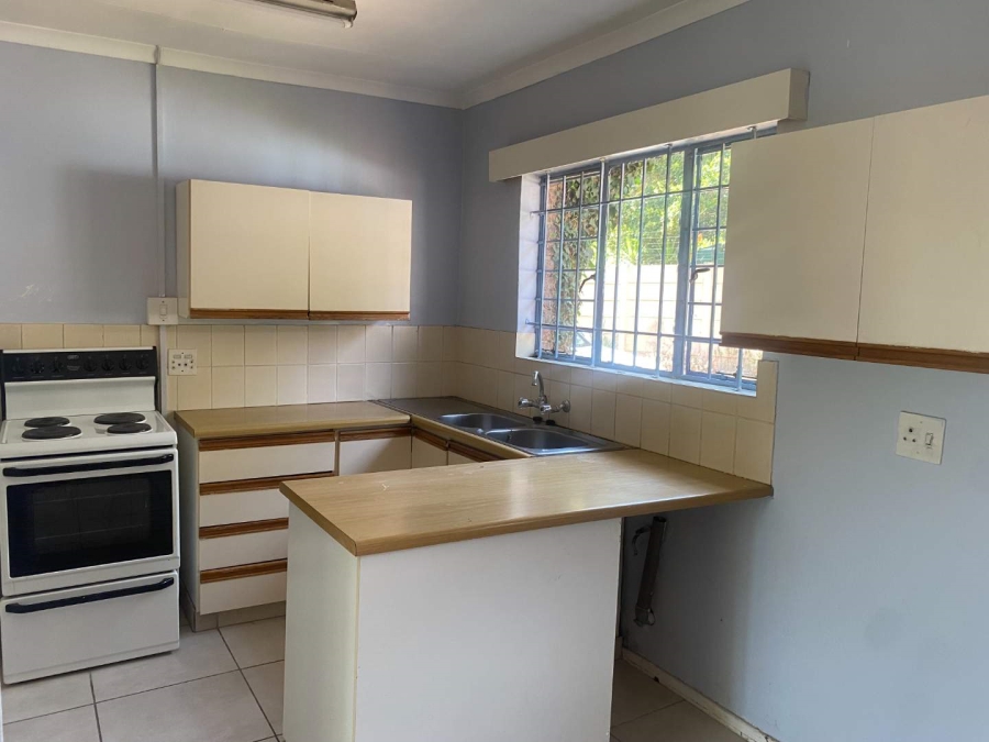 To Let 4 Bedroom Property for Rent in Gallo Manor Gauteng