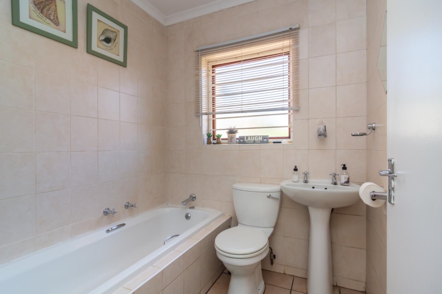 2 Bedroom Property for Sale in Ruimsig Gauteng