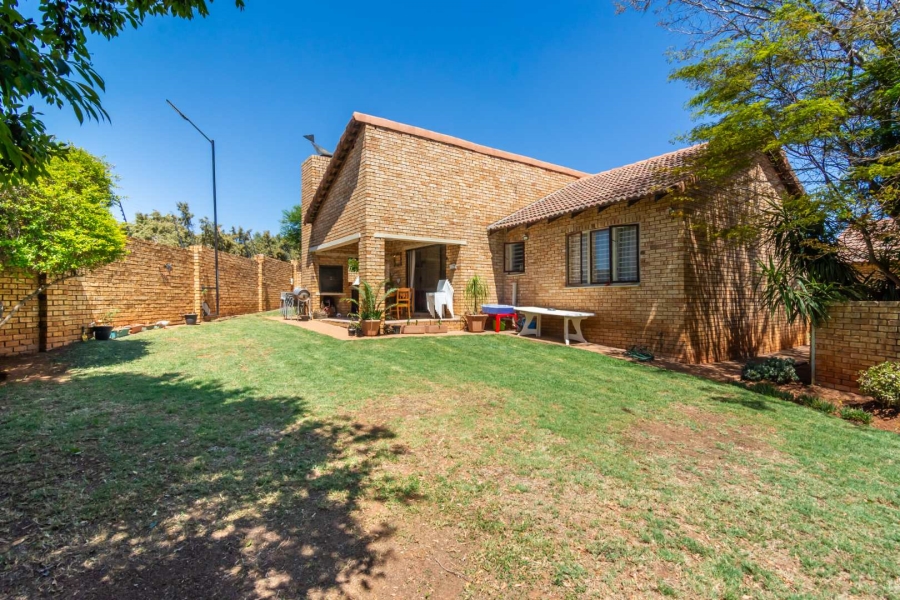 2 Bedroom Property for Sale in Ruimsig Gauteng