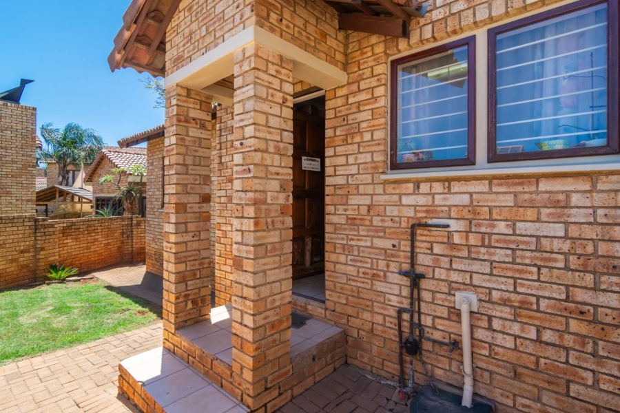 2 Bedroom Property for Sale in Ruimsig Gauteng