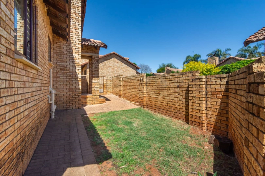 2 Bedroom Property for Sale in Ruimsig Gauteng