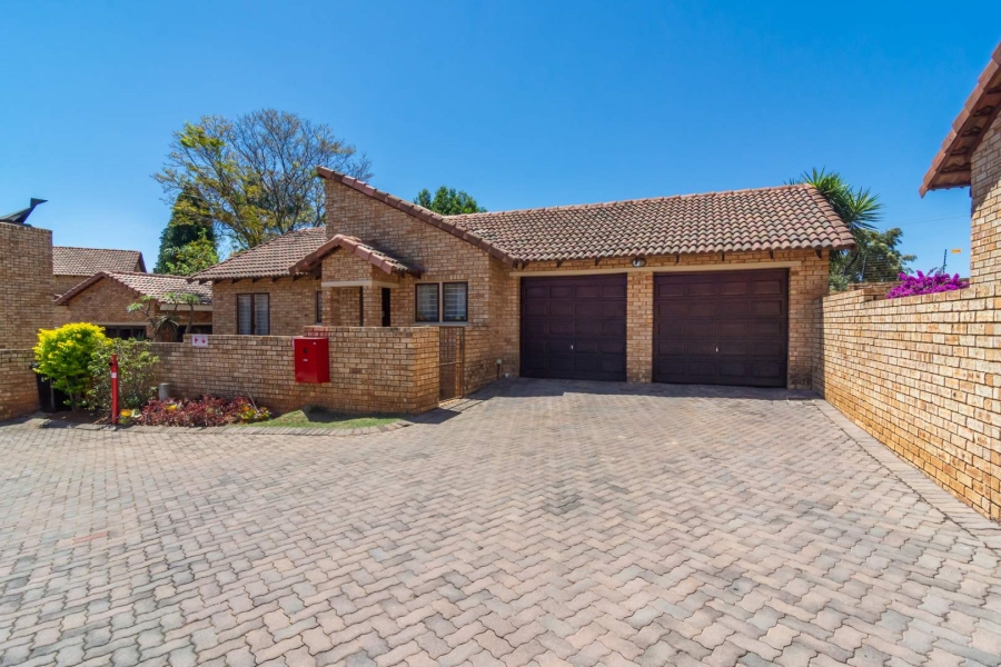 2 Bedroom Property for Sale in Ruimsig Gauteng