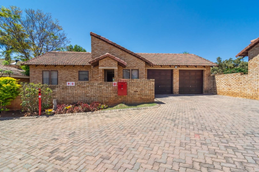 2 Bedroom Property for Sale in Ruimsig Gauteng