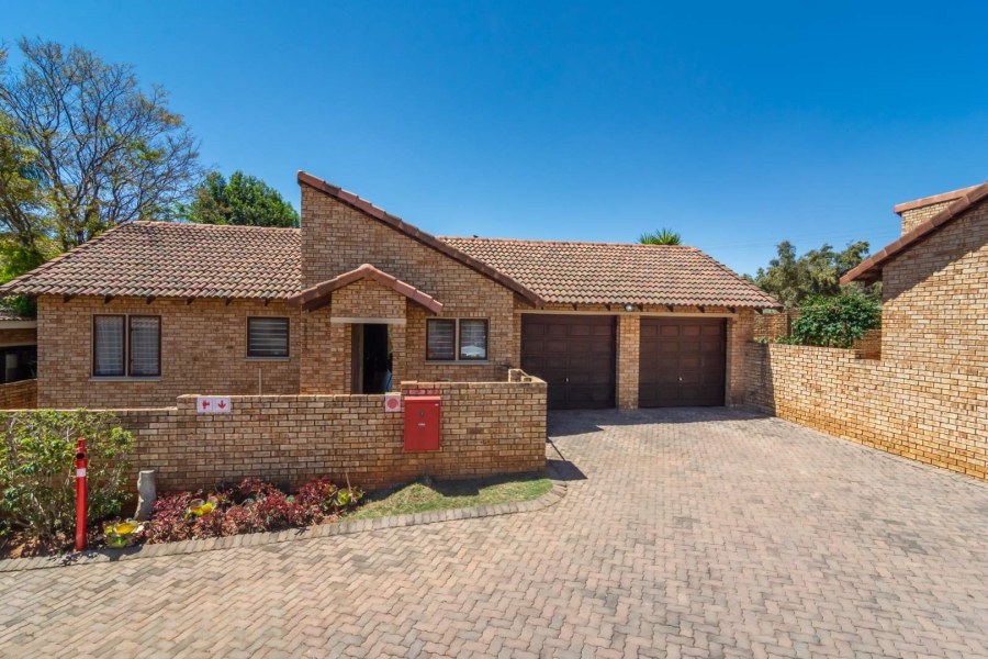 2 Bedroom Property for Sale in Ruimsig Gauteng