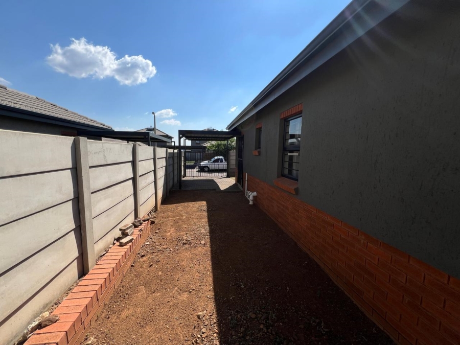 3 Bedroom Property for Sale in Alrode Gauteng