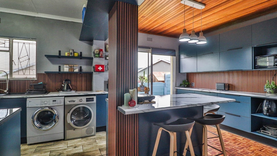 4 Bedroom Property for Sale in Verwoerdpark Gauteng