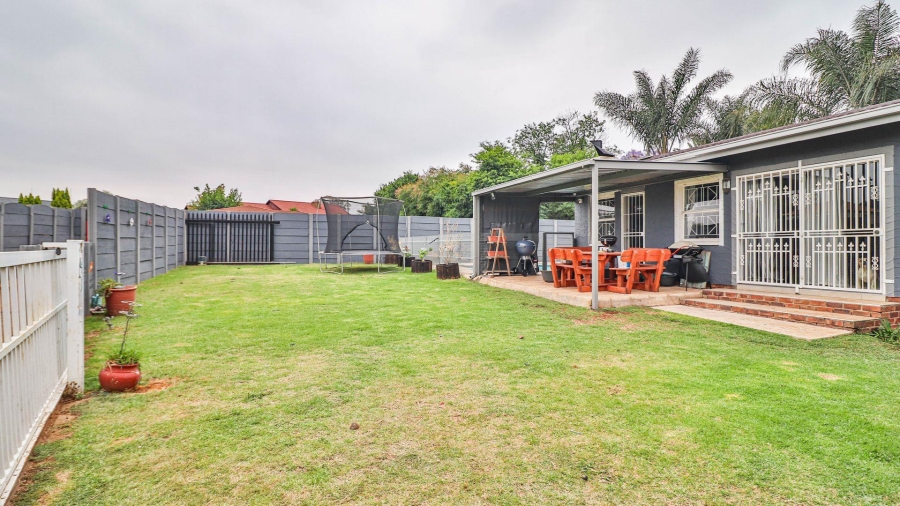 4 Bedroom Property for Sale in Verwoerdpark Gauteng