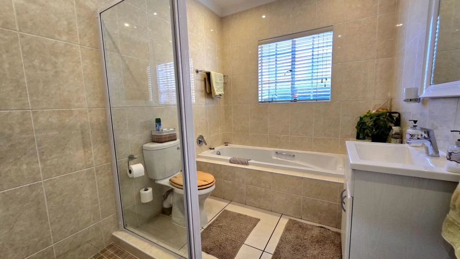 3 Bedroom Property for Sale in New Market Gauteng