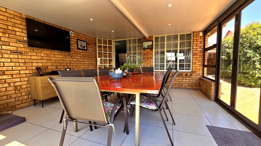 3 Bedroom Property for Sale in New Market Gauteng