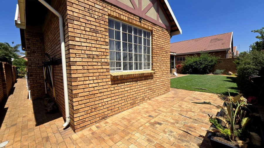 3 Bedroom Property for Sale in New Market Gauteng