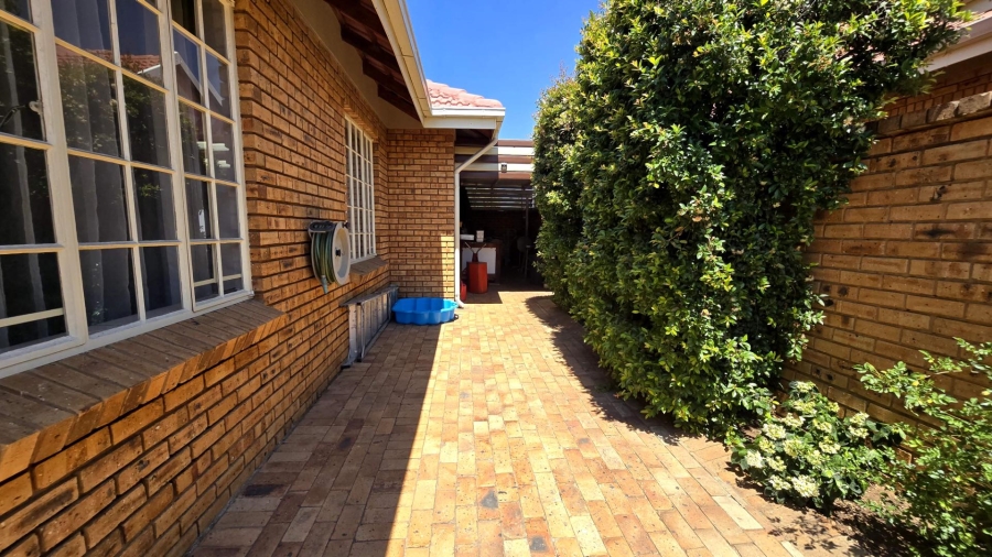 3 Bedroom Property for Sale in New Market Gauteng