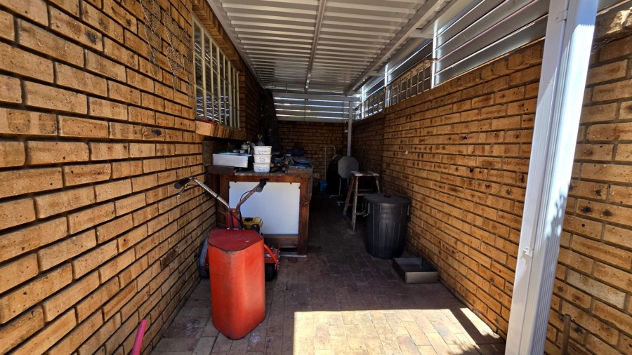 3 Bedroom Property for Sale in New Market Gauteng