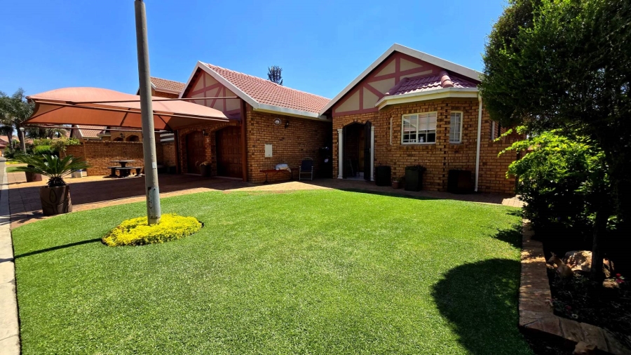 3 Bedroom Property for Sale in New Market Gauteng