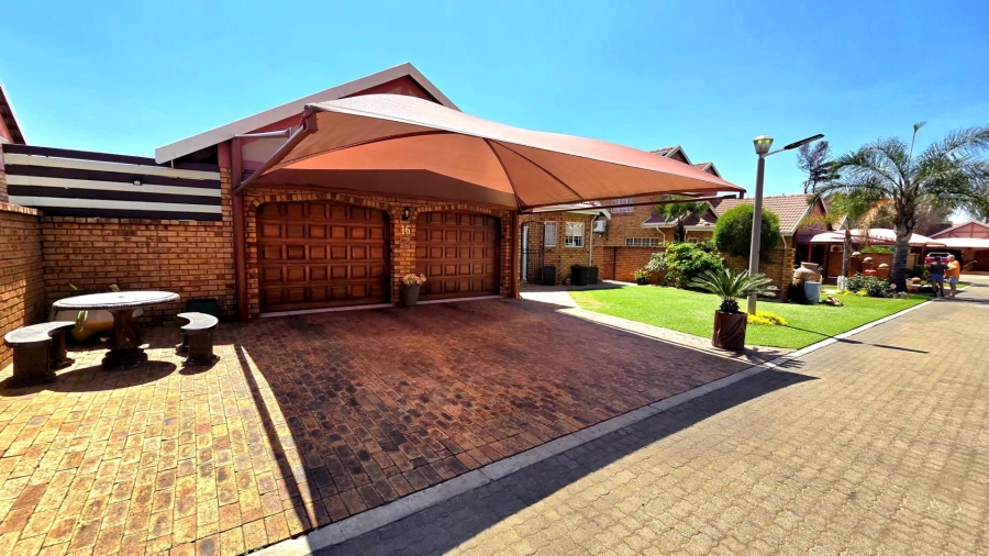 3 Bedroom Property for Sale in New Market Gauteng