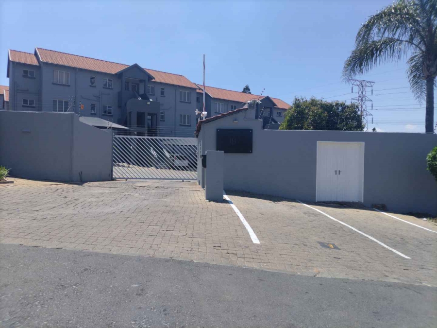 2 Bedroom Property for Sale in Linmeyer Gauteng