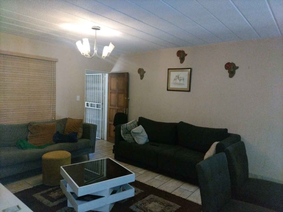 2 Bedroom Property for Sale in Linmeyer Gauteng