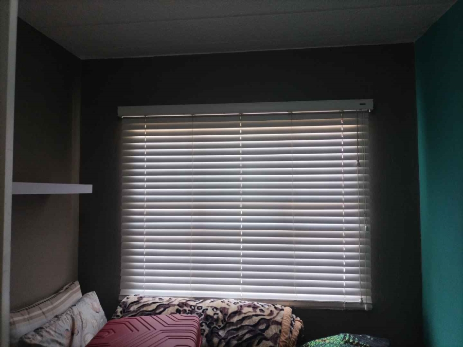 2 Bedroom Property for Sale in Linmeyer Gauteng