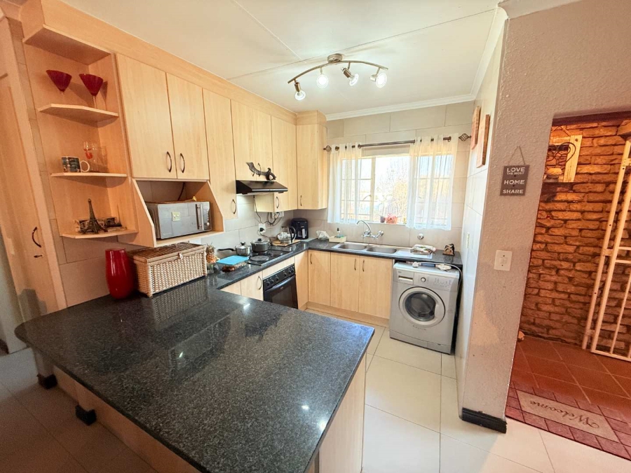 3 Bedroom Property for Sale in Glenvista Gauteng