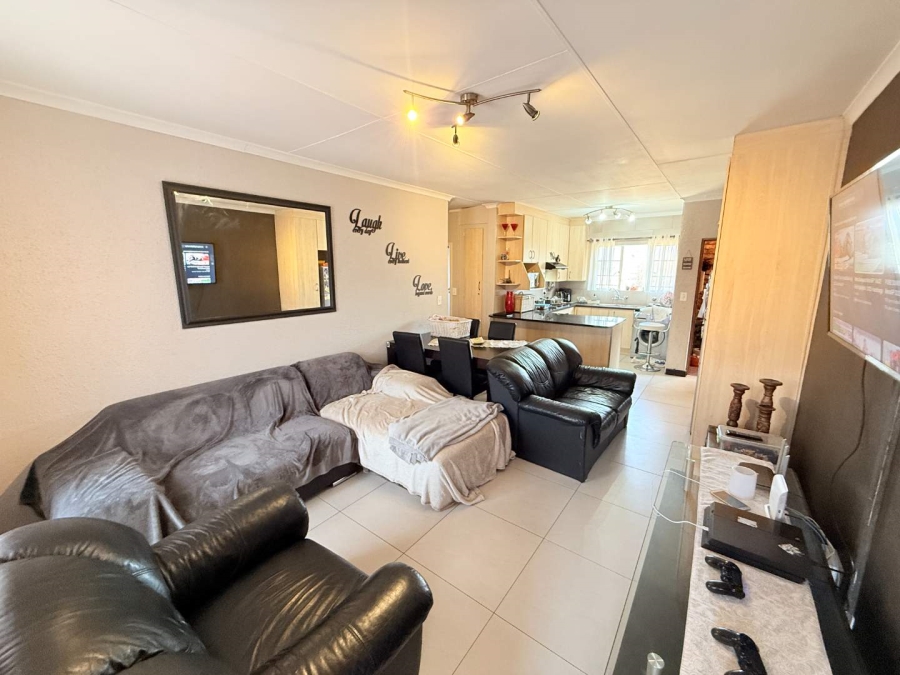 3 Bedroom Property for Sale in Glenvista Gauteng