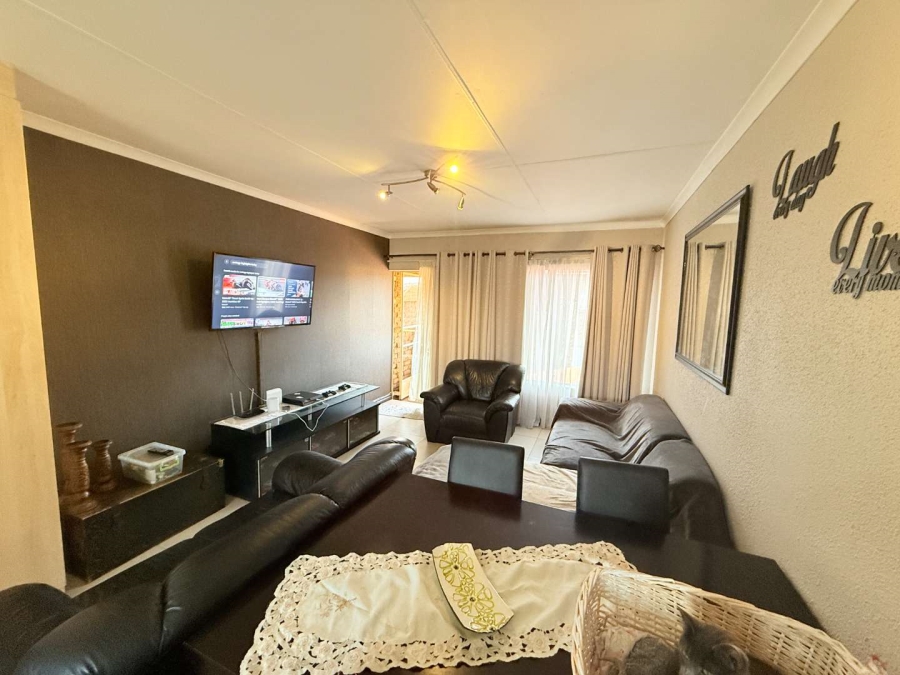 3 Bedroom Property for Sale in Glenvista Gauteng