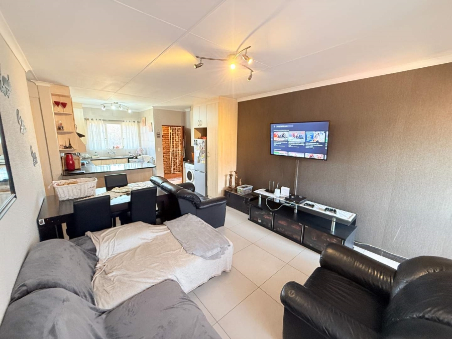 3 Bedroom Property for Sale in Glenvista Gauteng