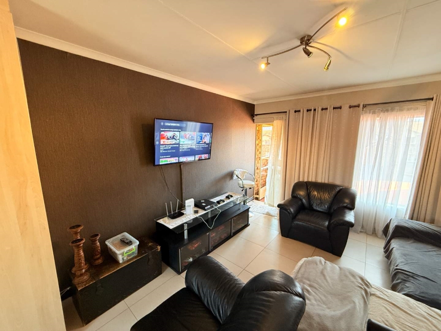 3 Bedroom Property for Sale in Glenvista Gauteng