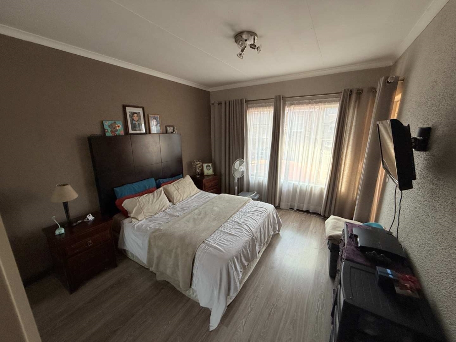 3 Bedroom Property for Sale in Glenvista Gauteng