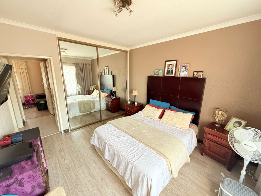3 Bedroom Property for Sale in Glenvista Gauteng