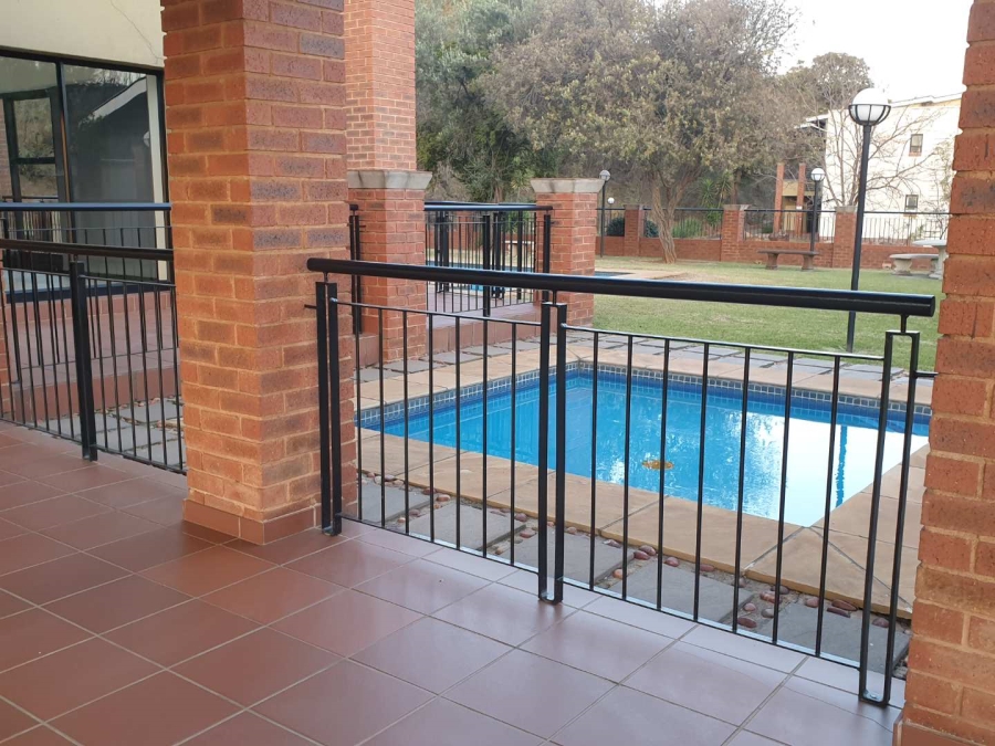 2 Bedroom Property for Sale in Glenvista Gauteng