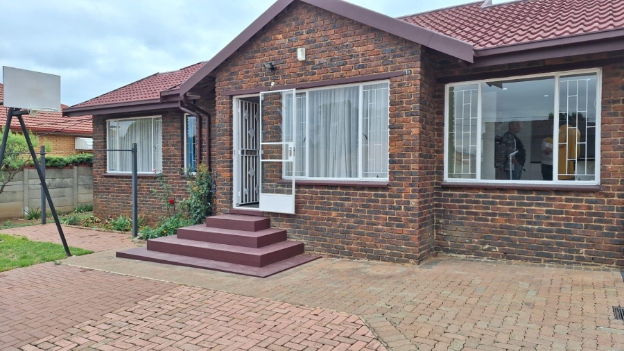3 Bedroom Property for Sale in Elandspark Gauteng