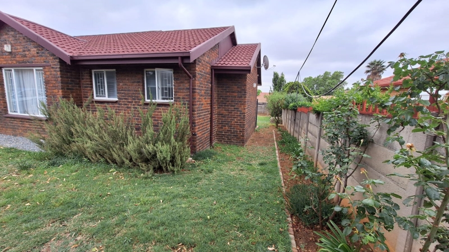 3 Bedroom Property for Sale in Elandspark Gauteng