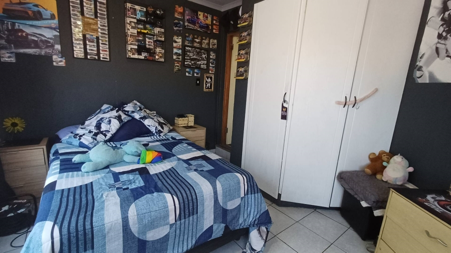 4 Bedroom Property for Sale in Suideroord Gauteng