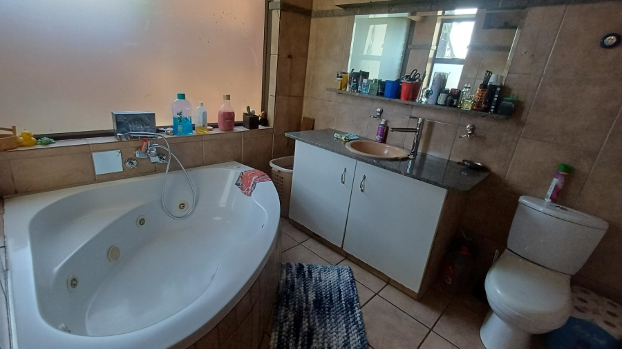 4 Bedroom Property for Sale in Suideroord Gauteng