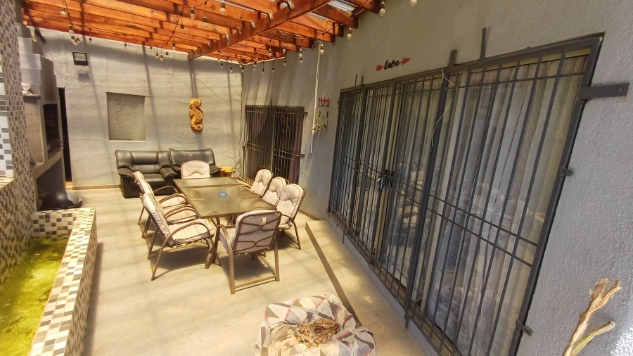 4 Bedroom Property for Sale in Suideroord Gauteng