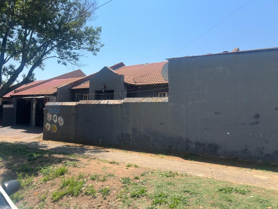 2 Bedroom Property for Sale in Forest Hill Gauteng