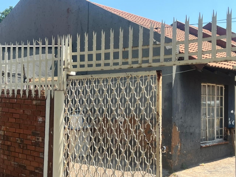 2 Bedroom Property for Sale in Forest Hill Gauteng