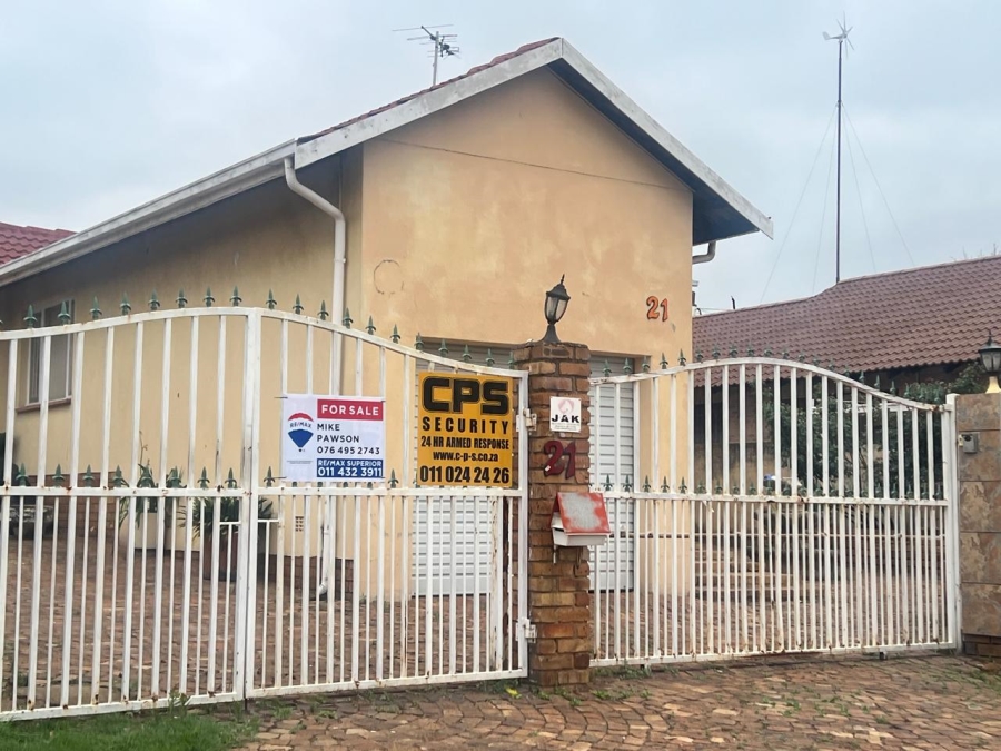 3 Bedroom Property for Sale in Tulisa Park Gauteng