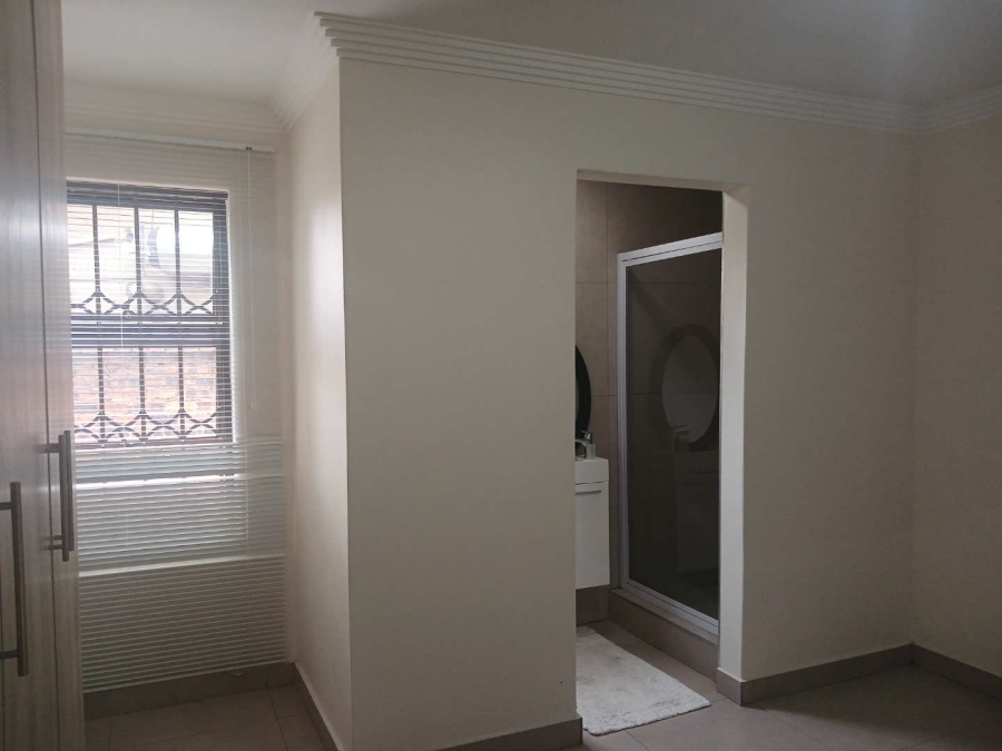 3 Bedroom Property for Sale in Brackenhurst Gauteng