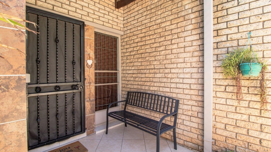 3 Bedroom Property for Sale in Beyerspark Gauteng