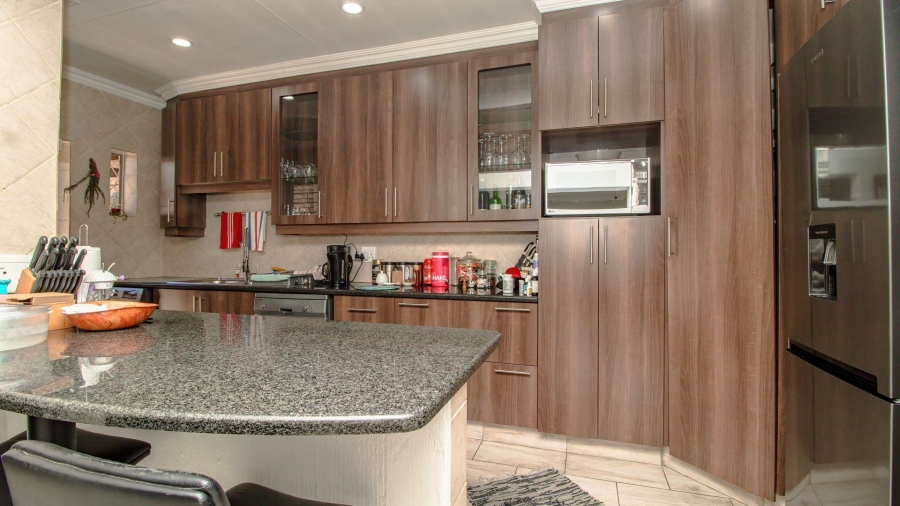 3 Bedroom Property for Sale in Beyerspark Gauteng