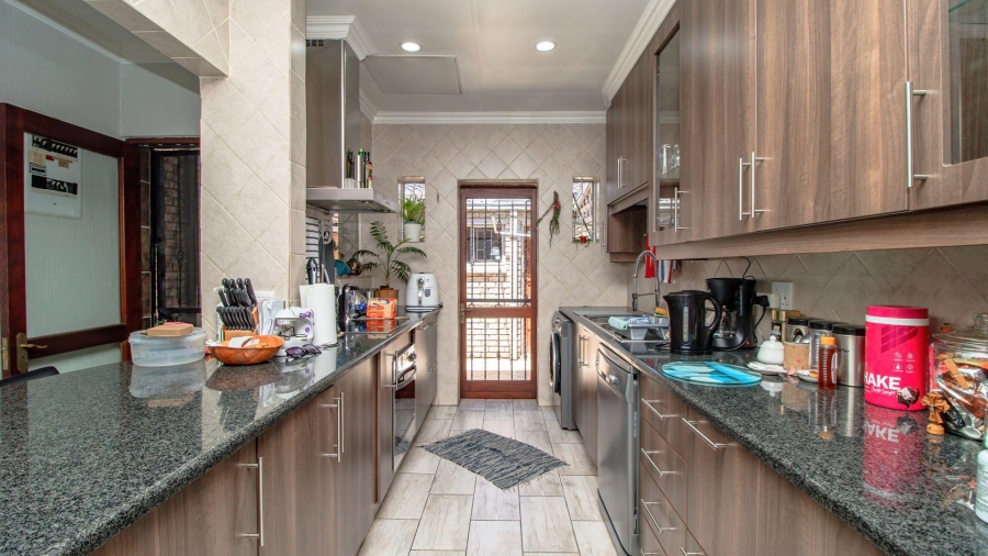 3 Bedroom Property for Sale in Beyerspark Gauteng