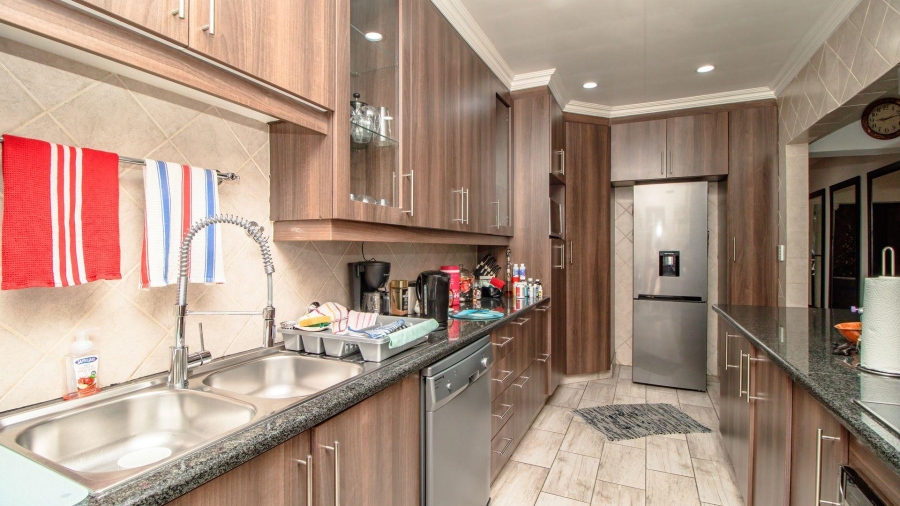 3 Bedroom Property for Sale in Beyerspark Gauteng