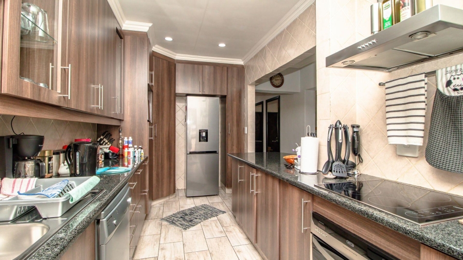 3 Bedroom Property for Sale in Beyerspark Gauteng